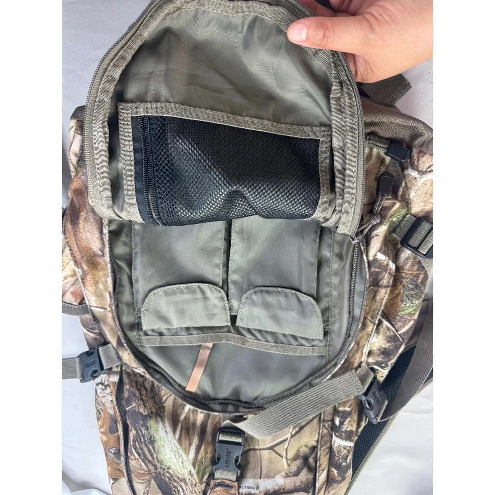 CamelBak Ranger  Backpack Realtree Camo + Bunsaver Seat Cushion Set